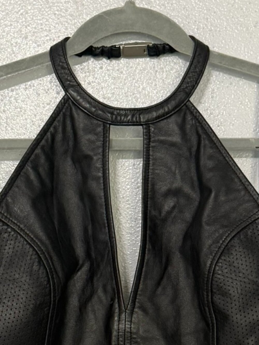 Women's Harley-Davidson Black Leather Halter Top with Keyhole Neck - Picture 2 of 4